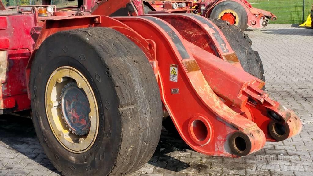 Sandvik LH208 Podzemni nakladalci
