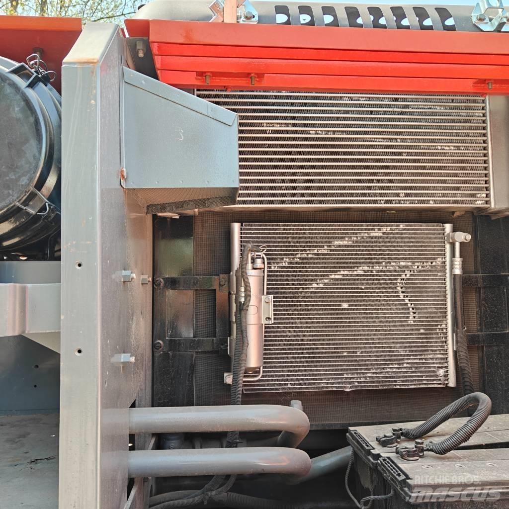 Hitachi ZX200 Bagri goseničarji
