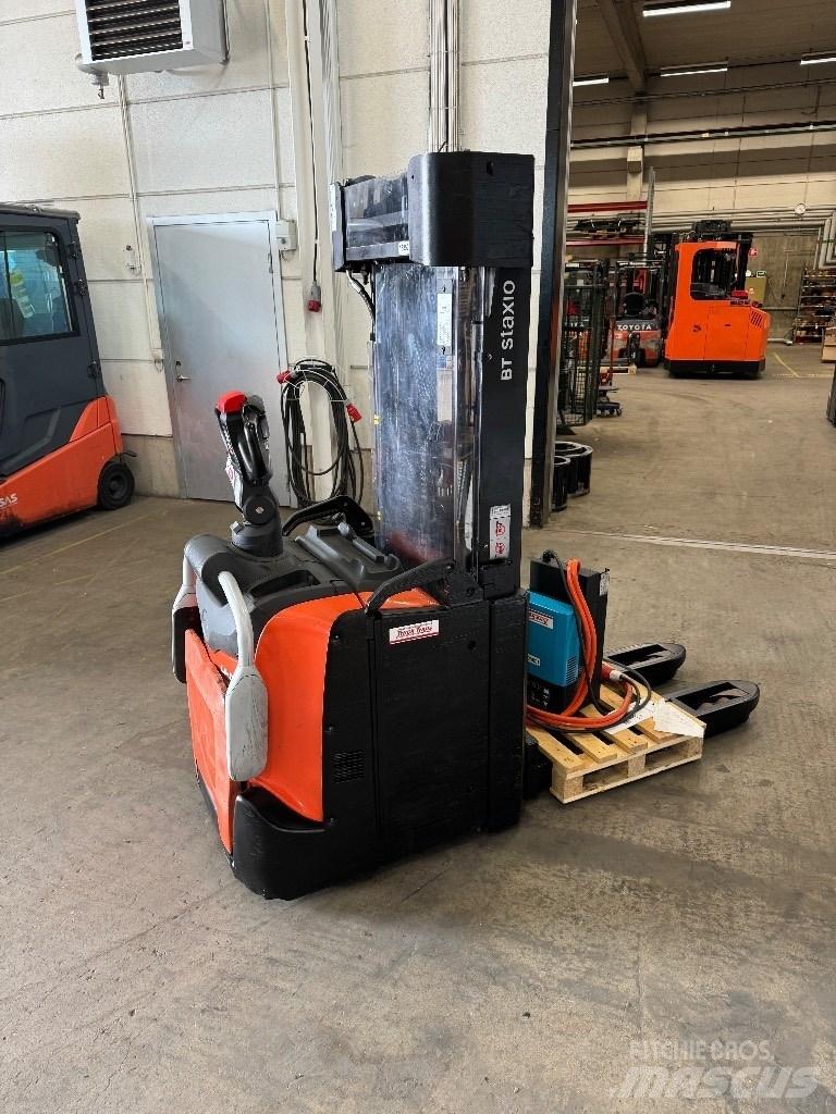 Toyota SPE140L Ročni električni viličar