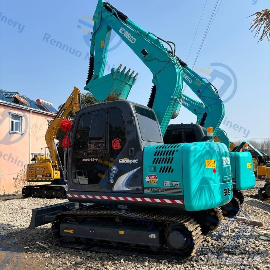 Kobelco SK75 Bagri goseničarji