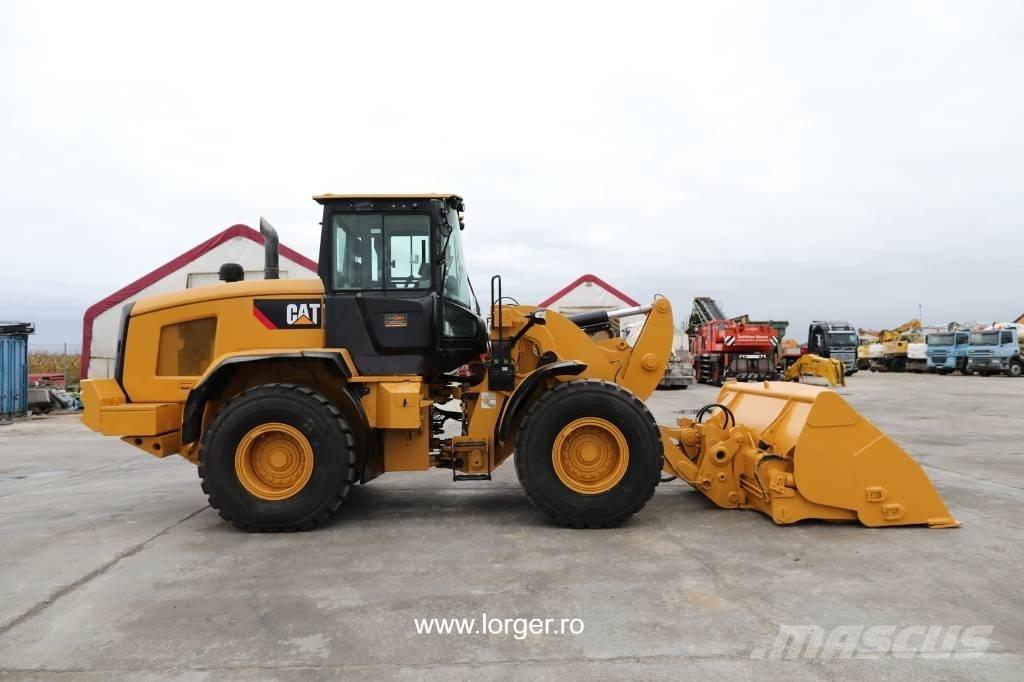 CAT 938 M Kolesni nakladalci