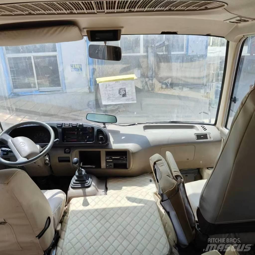 Toyota Coaster Bus Mini avtobusi