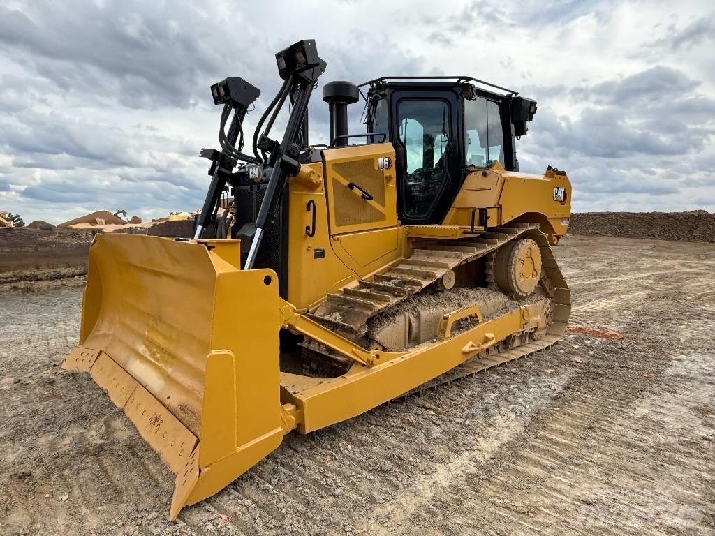CAT D 6 Buldožerji goseničarji