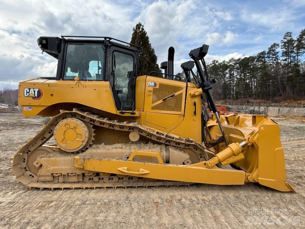 CAT D 6 Buldožerji goseničarji