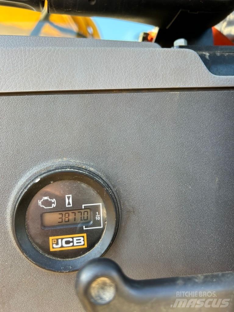 JCB 220X L Bagri goseničarji
