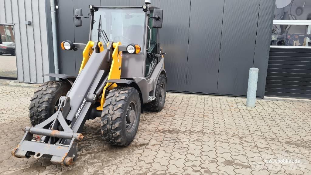 Mecalac AX 700 Kolesni nakladalci