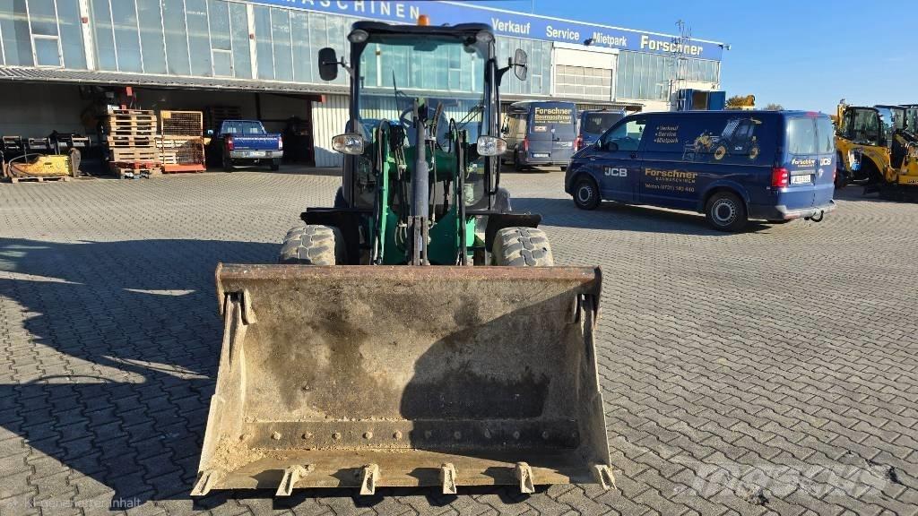 JCB 406 Kolesni nakladalci