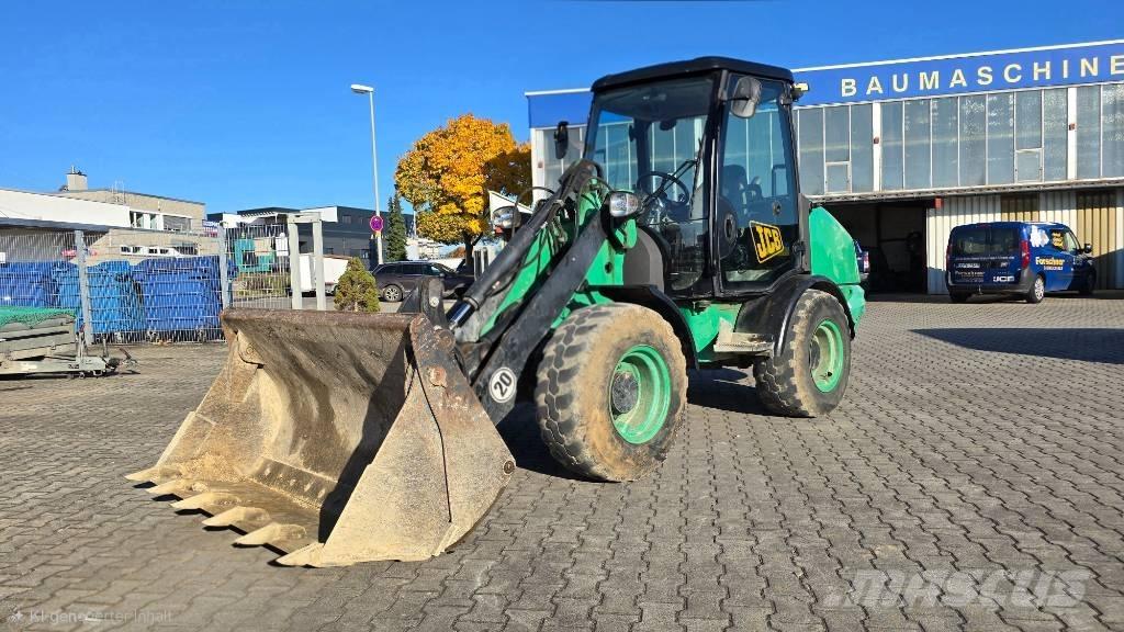 JCB 406 Kolesni nakladalci