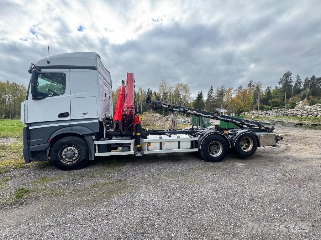 Mercedes-Benz 2653 L Tovornjaki z žerjavom