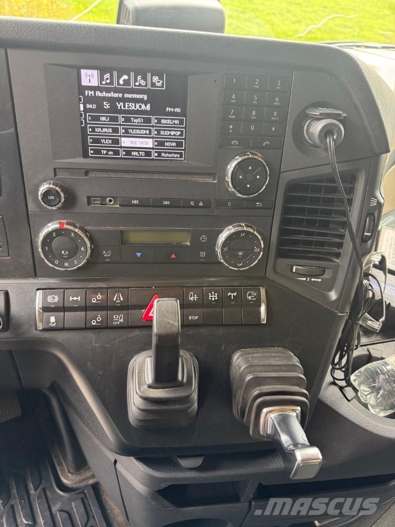 Mercedes-Benz 2653 L Tovornjaki z žerjavom