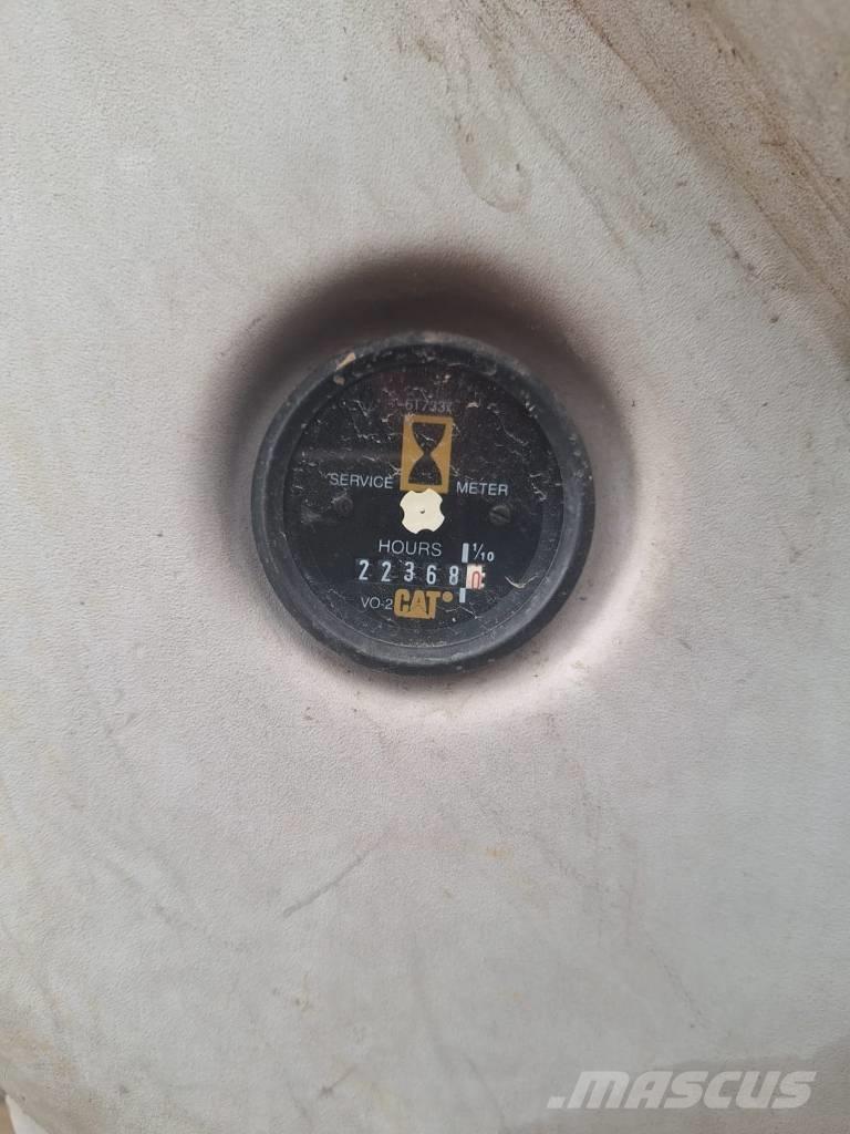 CAT 317 Bagri goseničarji
