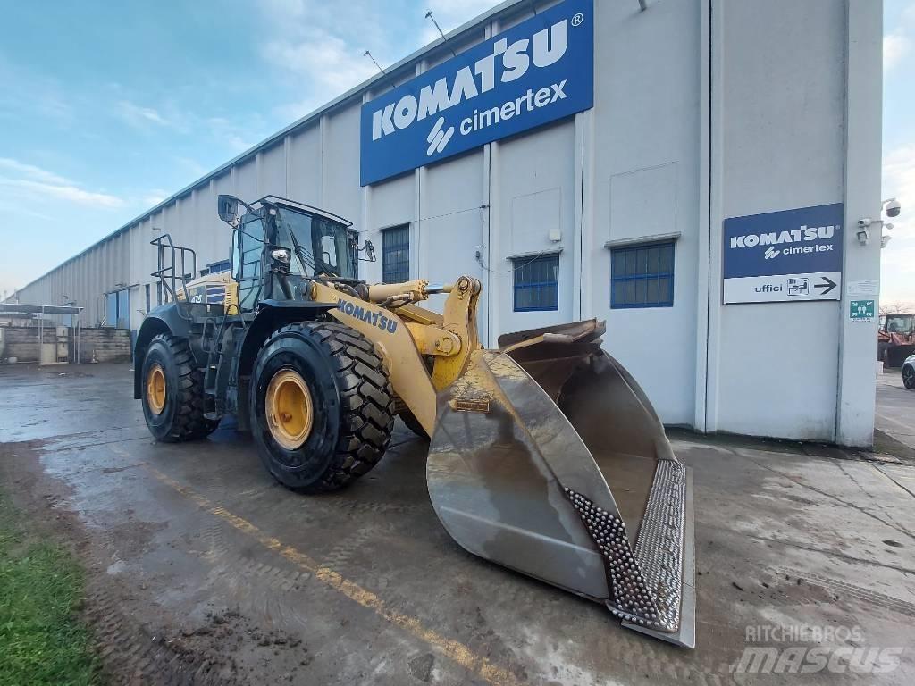 Komatsu WA475 Kolesni nakladalci