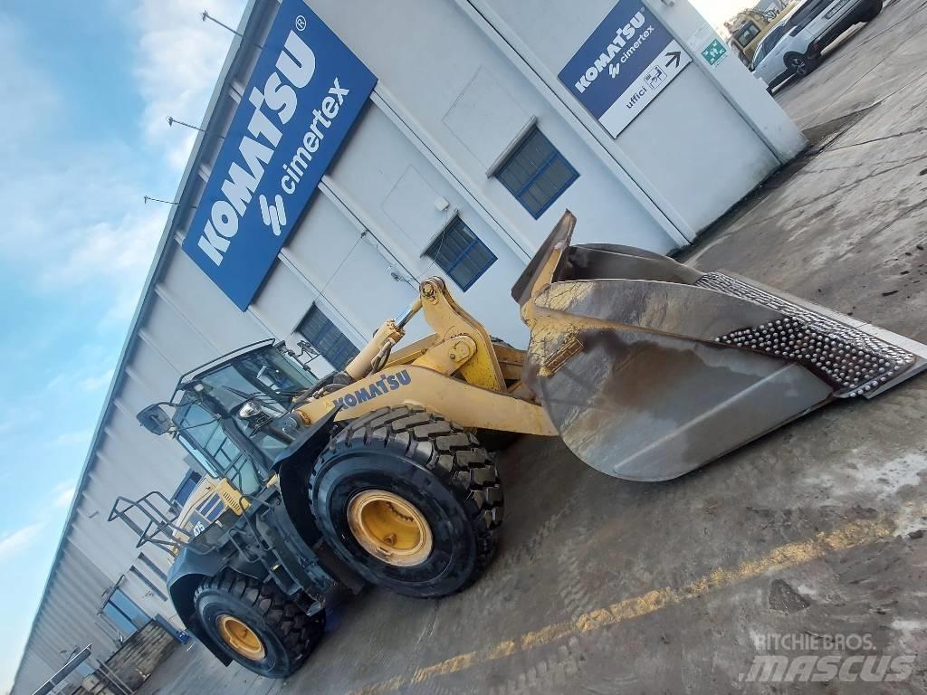 Komatsu WA475 Kolesni nakladalci