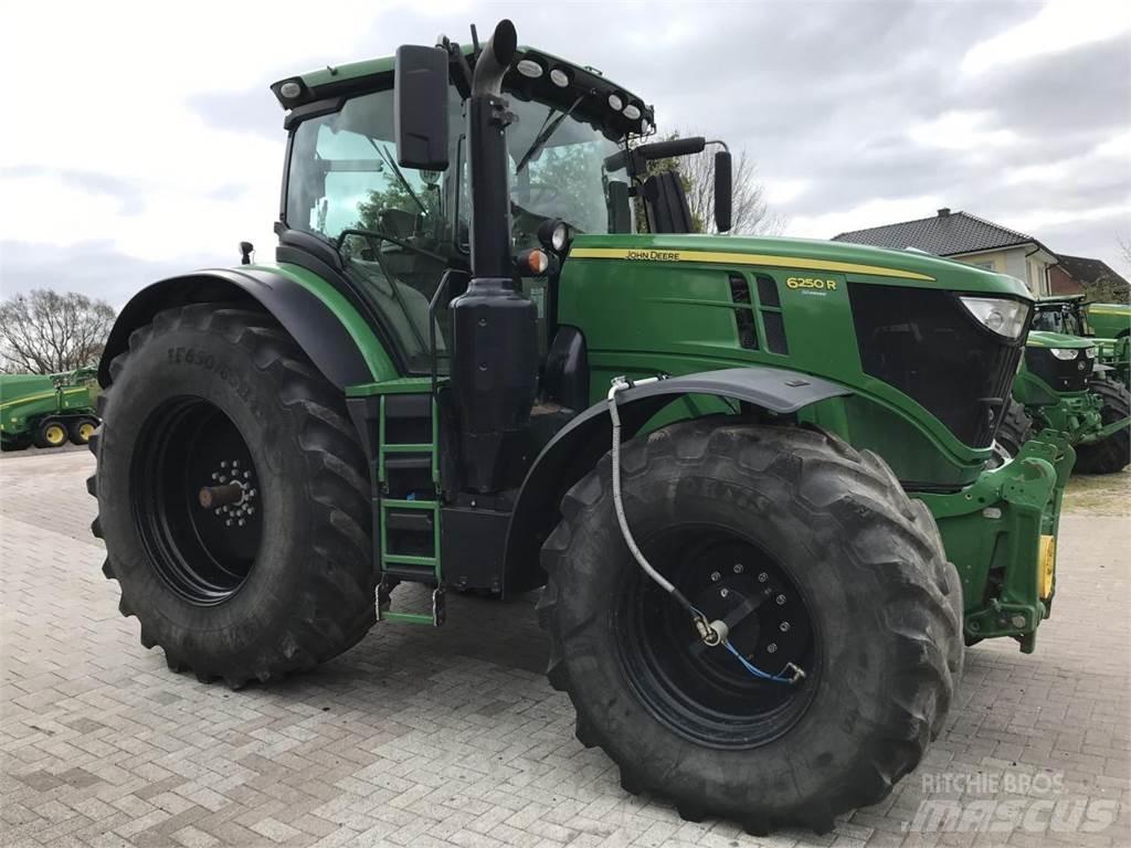 John Deere 6250R Traktorji