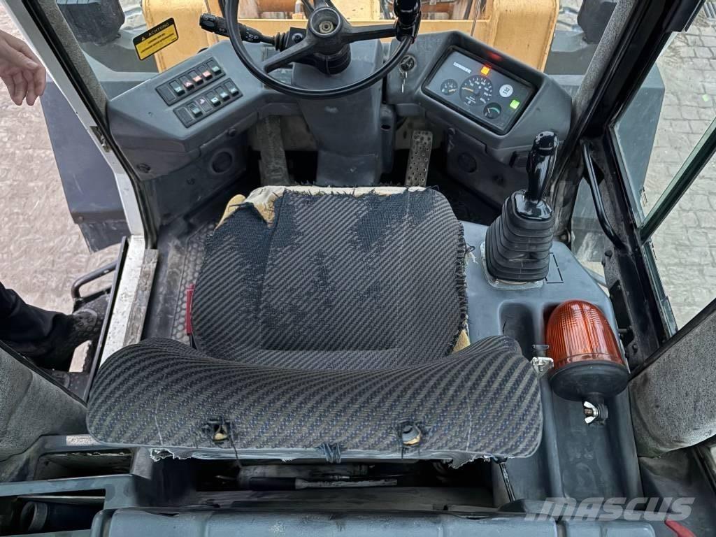 Liebherr L 522 Kolesni nakladalci