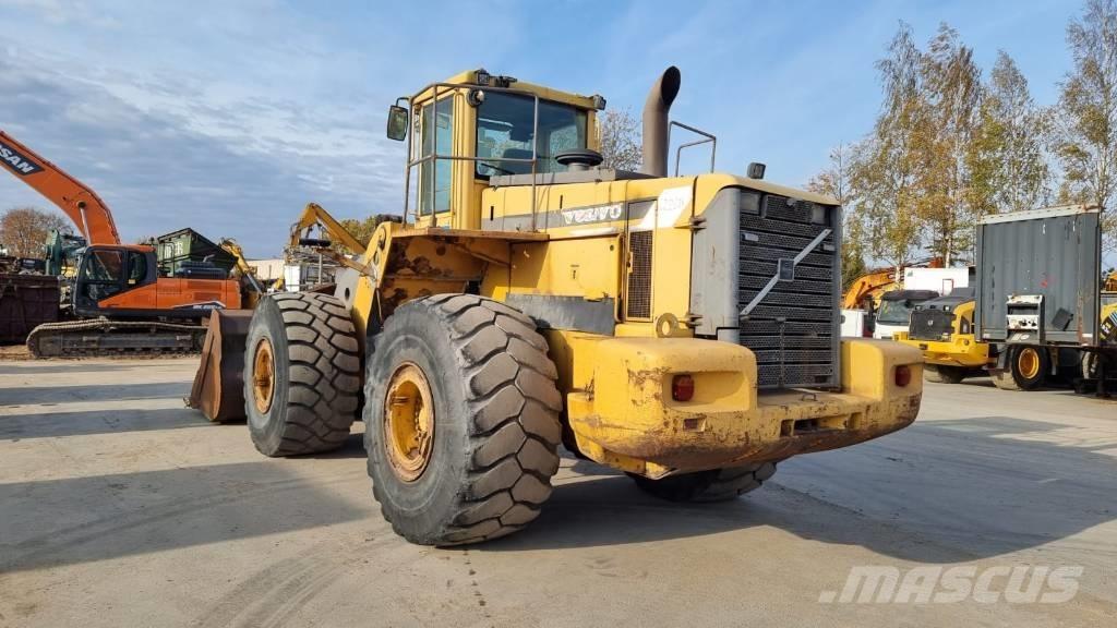 Volvo L 220 D Kolesni nakladalci