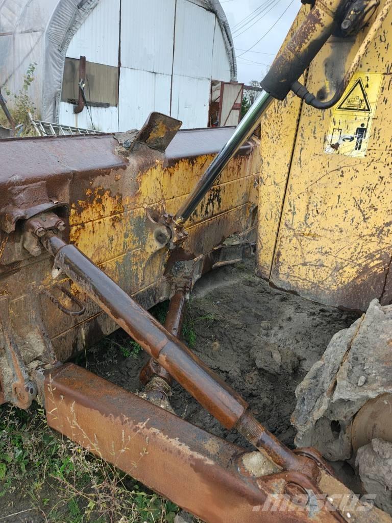 Komatsu DX 65EX-15 Buldožerji goseničarji