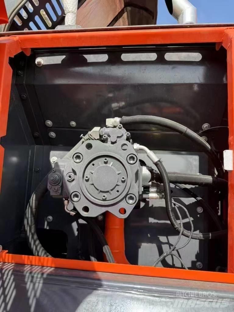 Doosan DX300LC-9C Bagri goseničarji