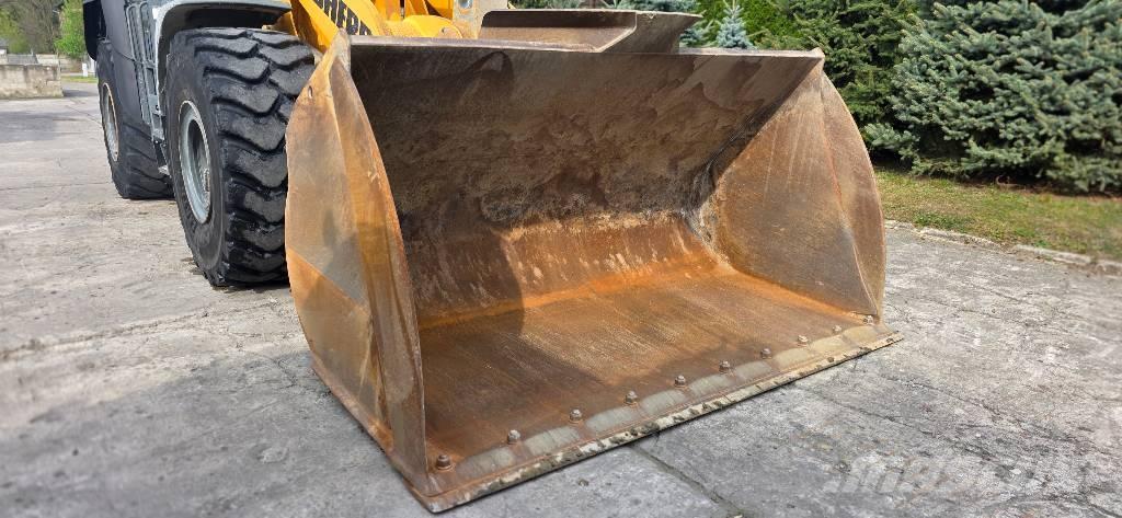 Liebherr L 576 Kolesni nakladalci