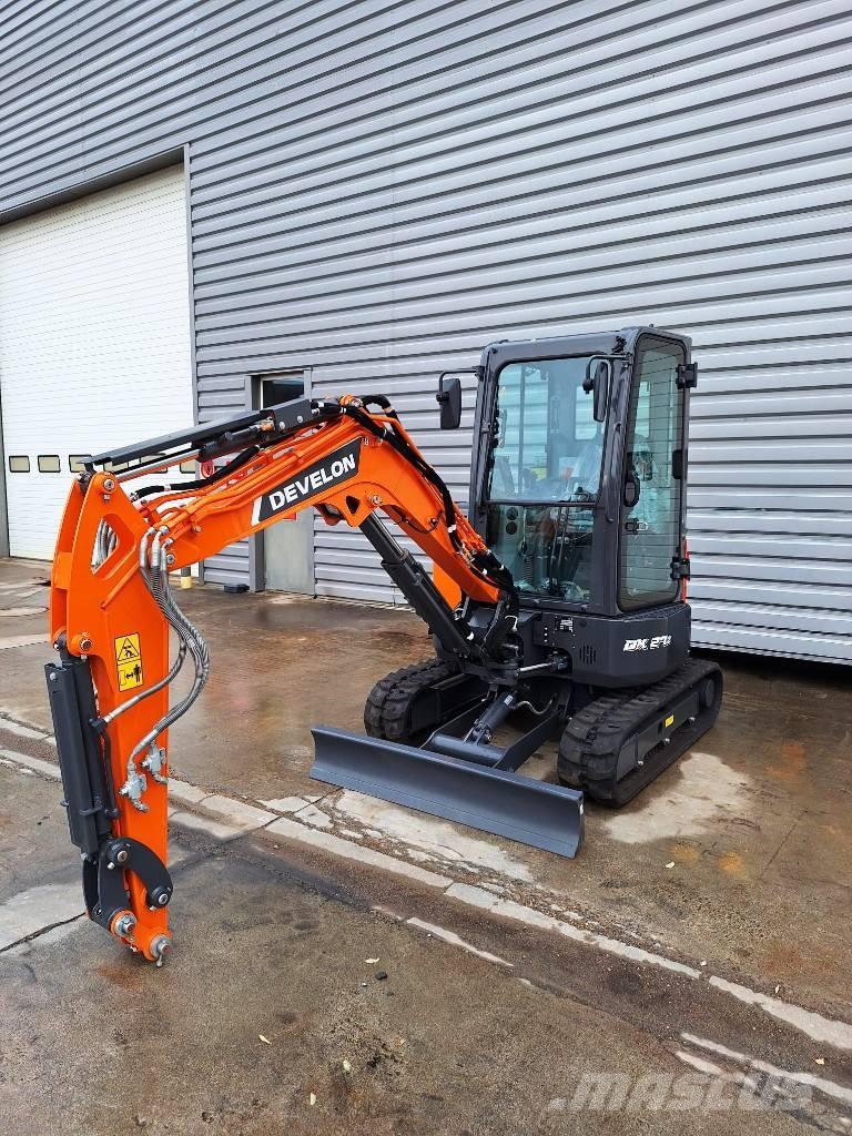 Develon DX 27 Z-7 Mini bagri <7t