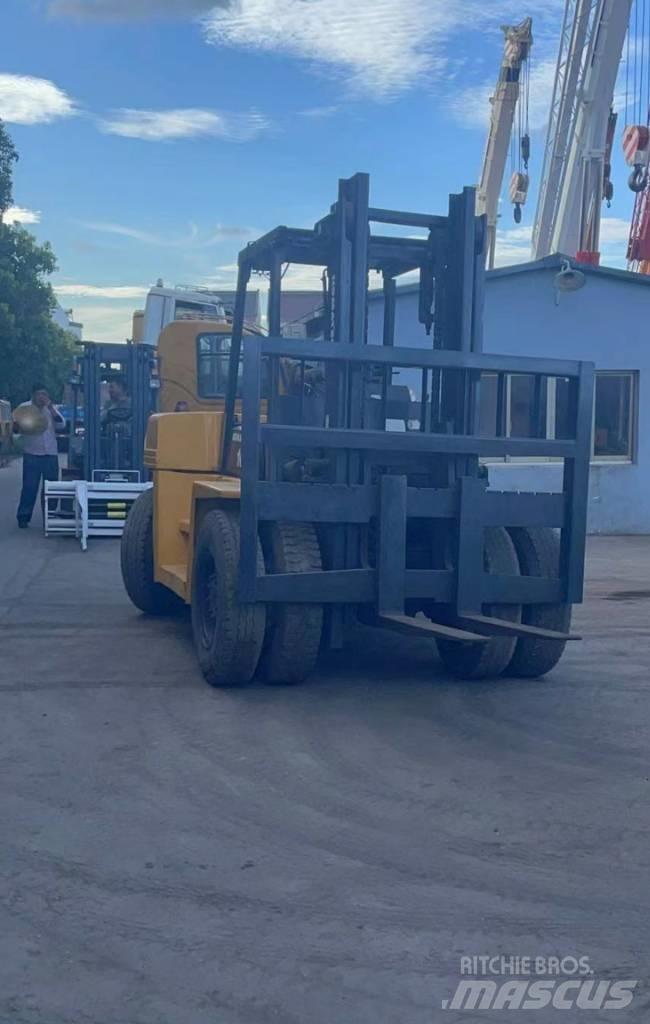 Komatsu 10 Ton Dizelski viličarji