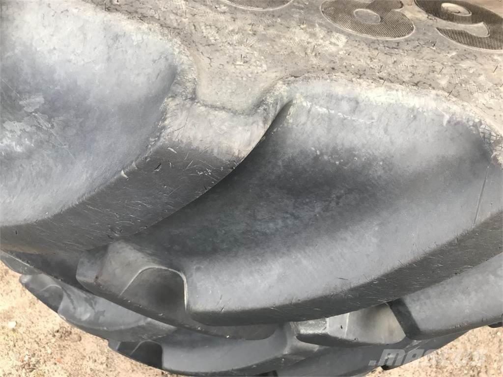 Mitas 680/80R42 Gume, kolesa in platišča