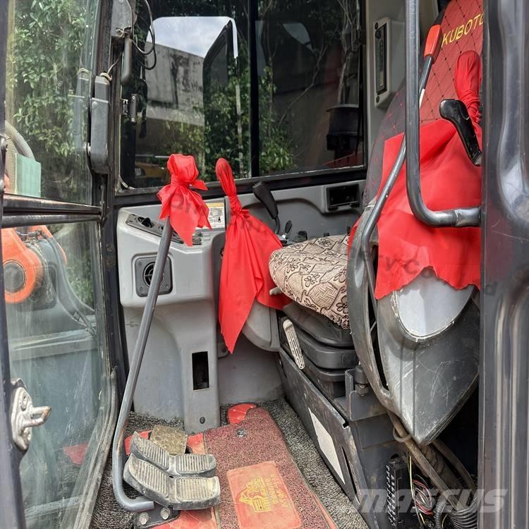 Kubota 183-3 Bagri goseničarji