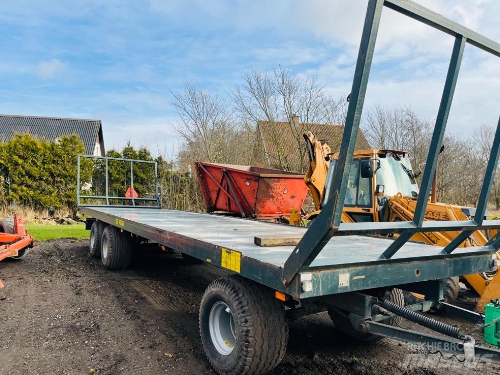 Pronar M026 Prikolica za bale