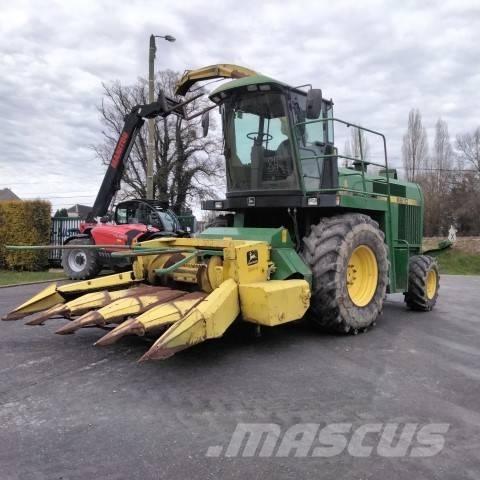 John Deere 6610 Stroji za krmo na lastni pogon