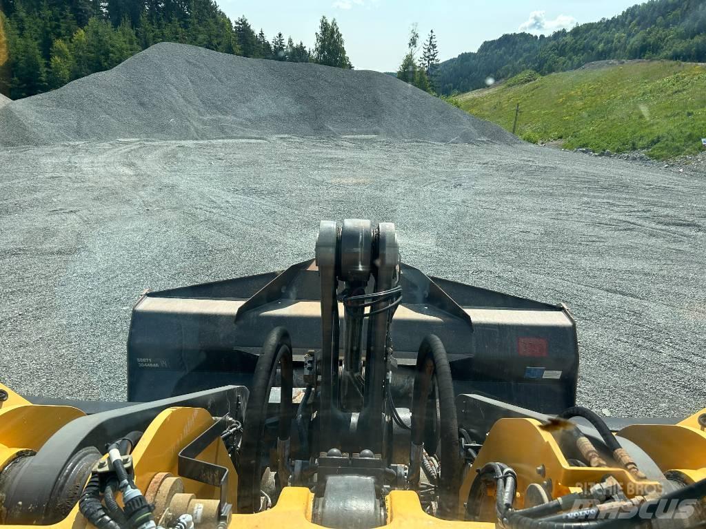 Volvo L 180 H Kolesni nakladalci