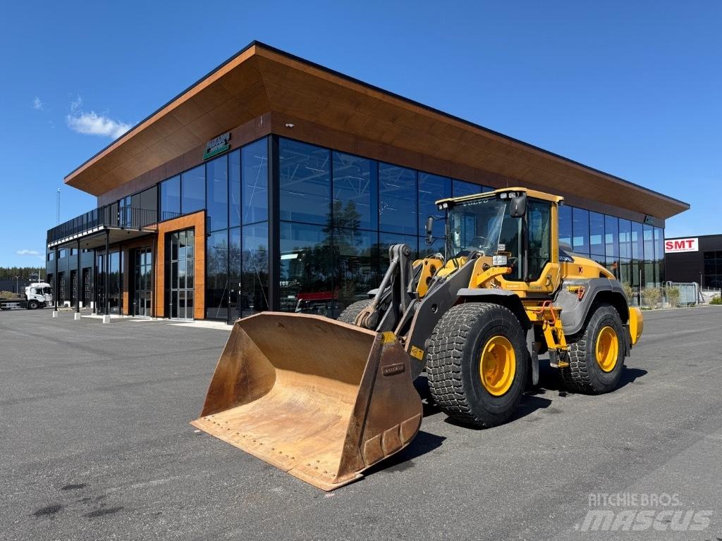 Volvo L120H Kolesni nakladalci