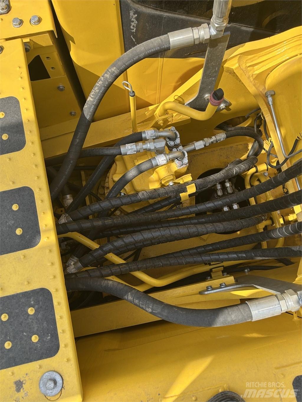 Komatsu PC 240 Bagri goseničarji