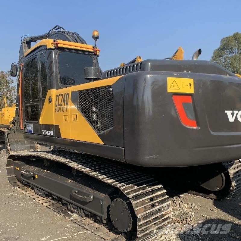 Volvo EC 240 Bagri goseničarji