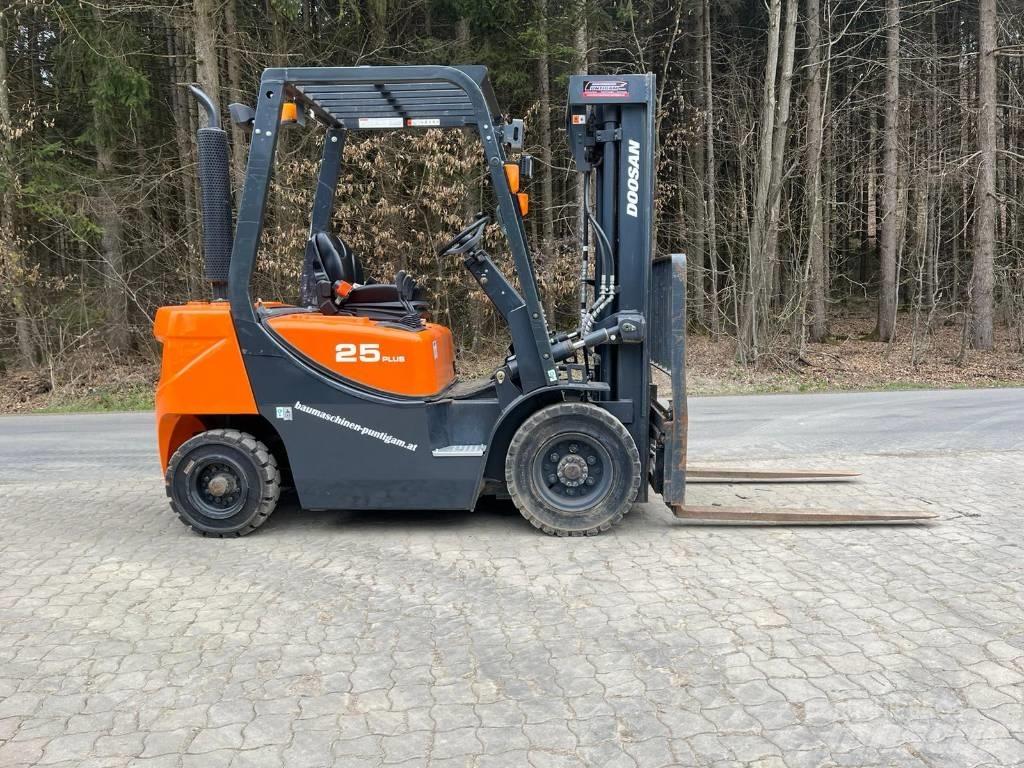 Doosan D 25 GP Dizelski viličarji