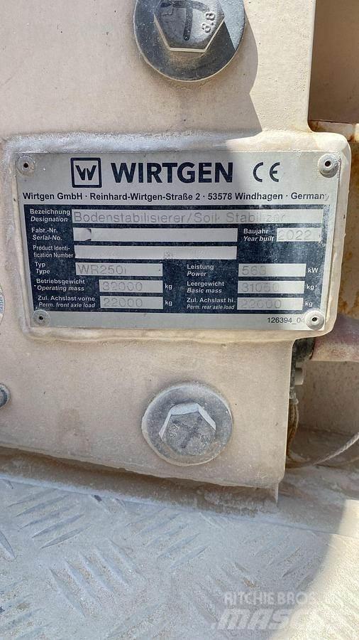 Wirtgen WR250i Stroji za recikliranje asfalta