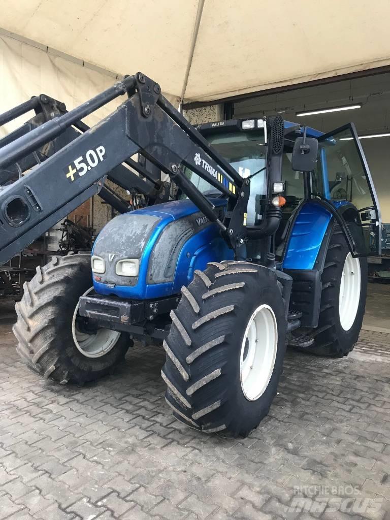 Valtra N 142 Traktorji