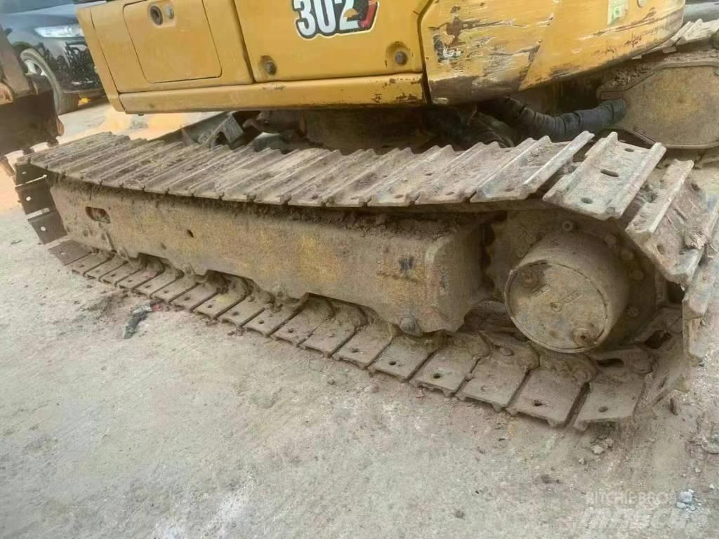 CAT 302 Mini bagri <7t