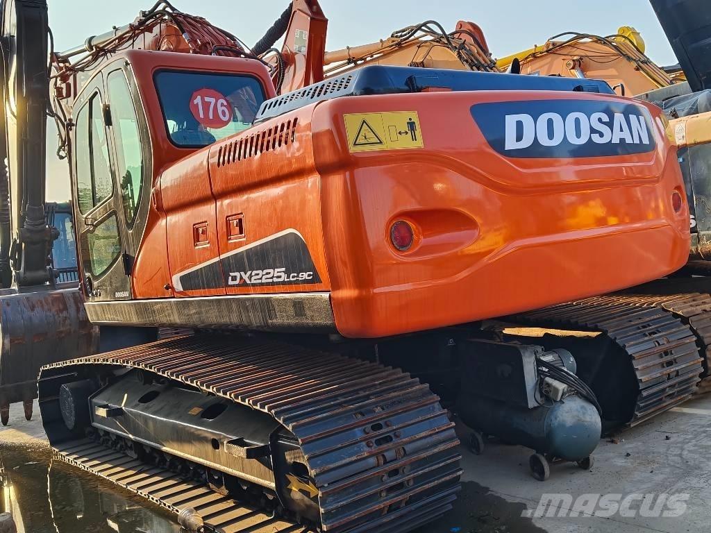 Doosan DX 225 LC-9C Bagri goseničarji