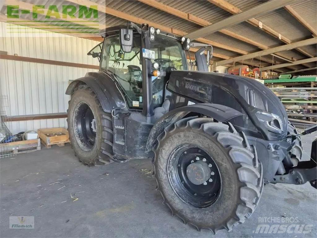 Valtra t235a Traktorji