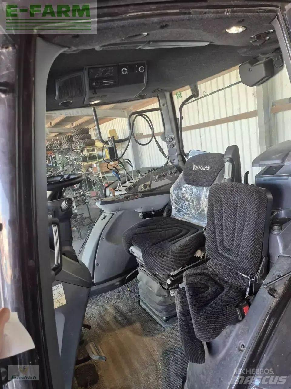 Valtra t235a Traktorji