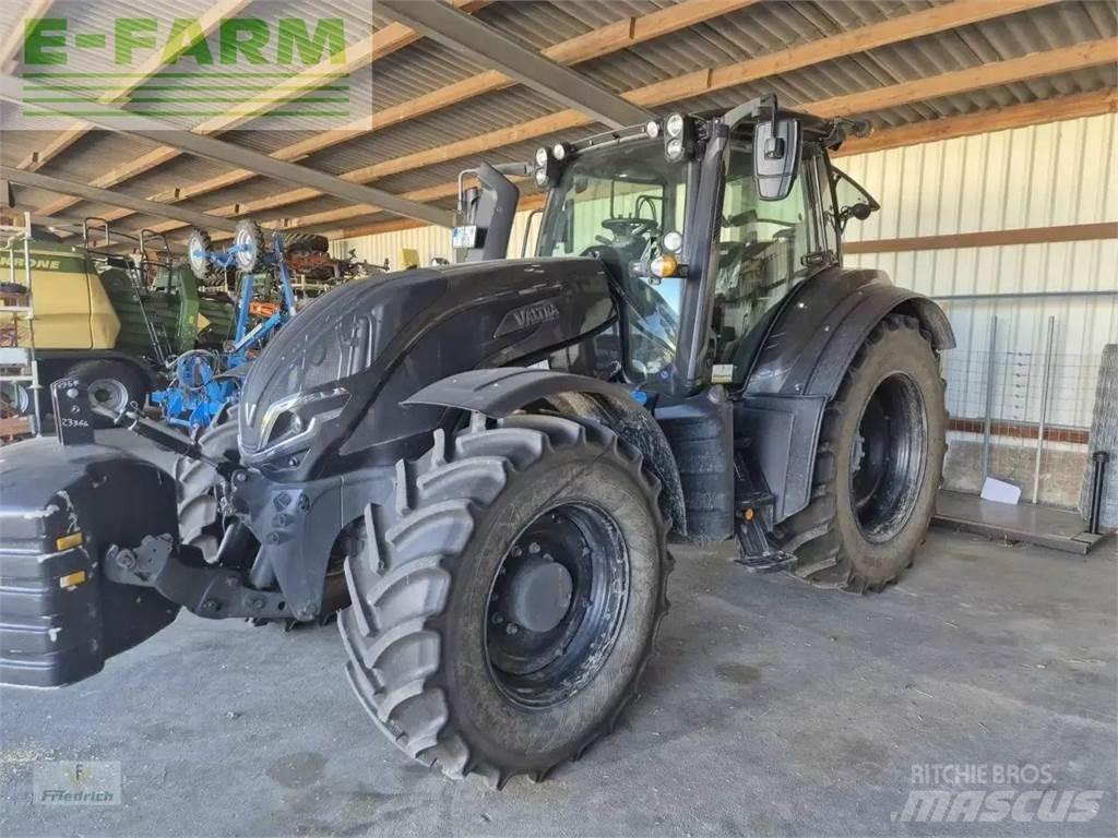 Valtra t235a Traktorji