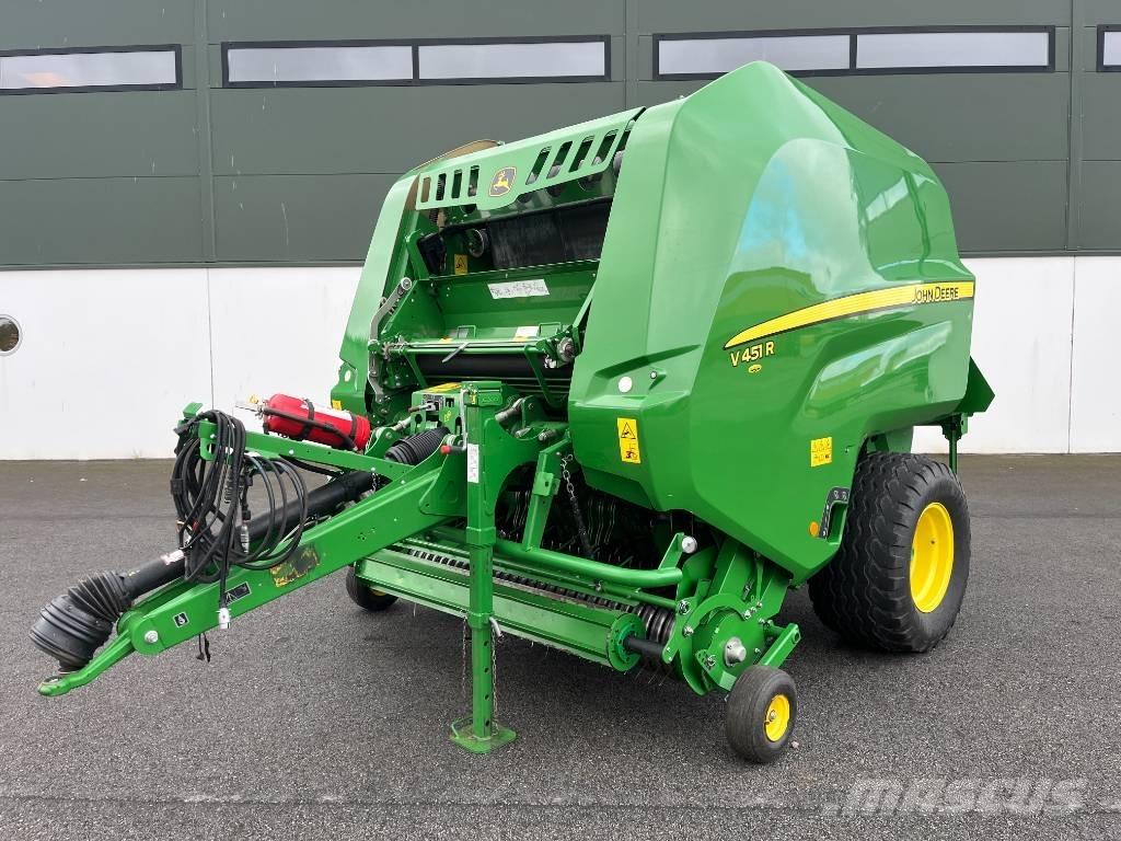 John Deere V 451R Balirke (okrogle bale)
