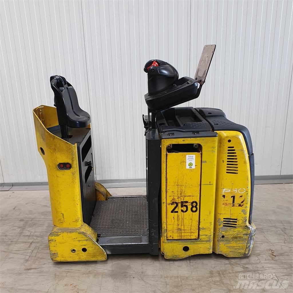 Linde P30C Vlečna vozila
