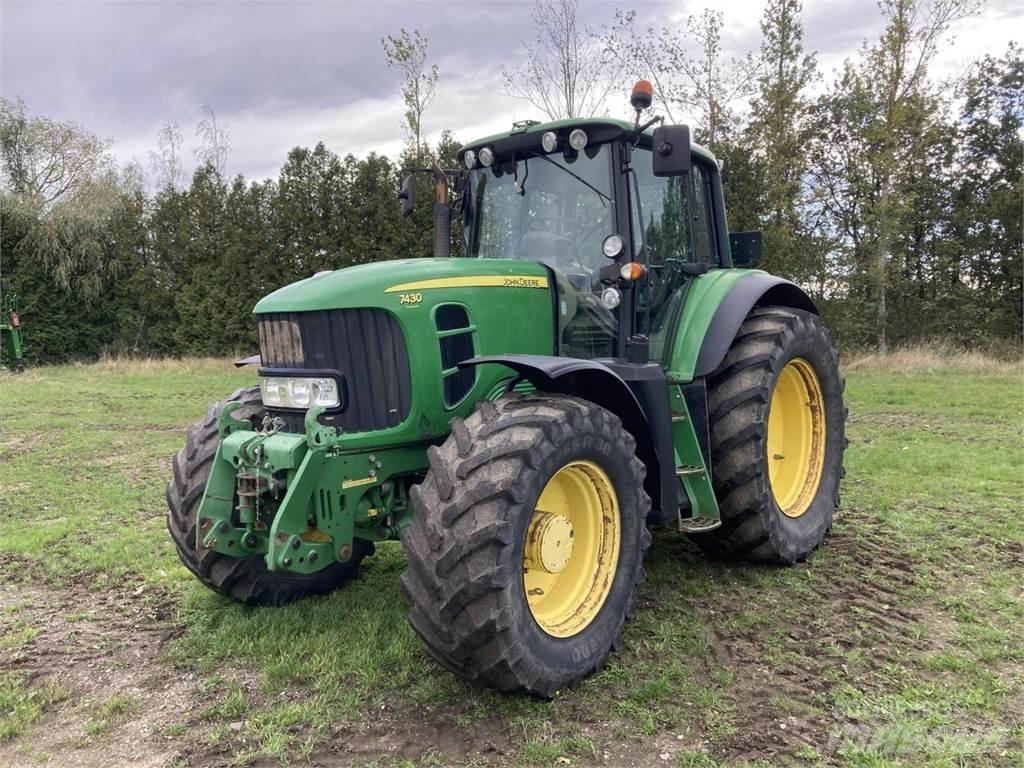 John Deere 7430 Traktorji