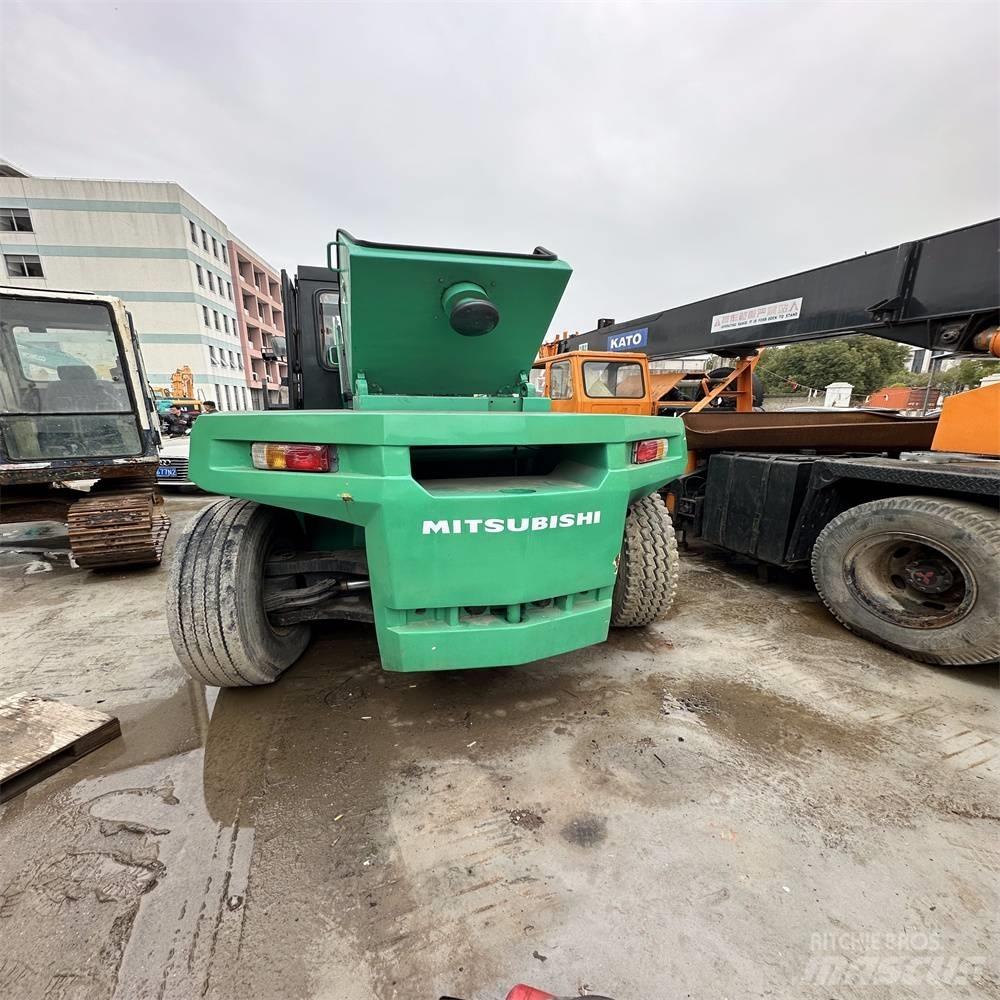 Mitsubishi FD160 Dizelski viličarji