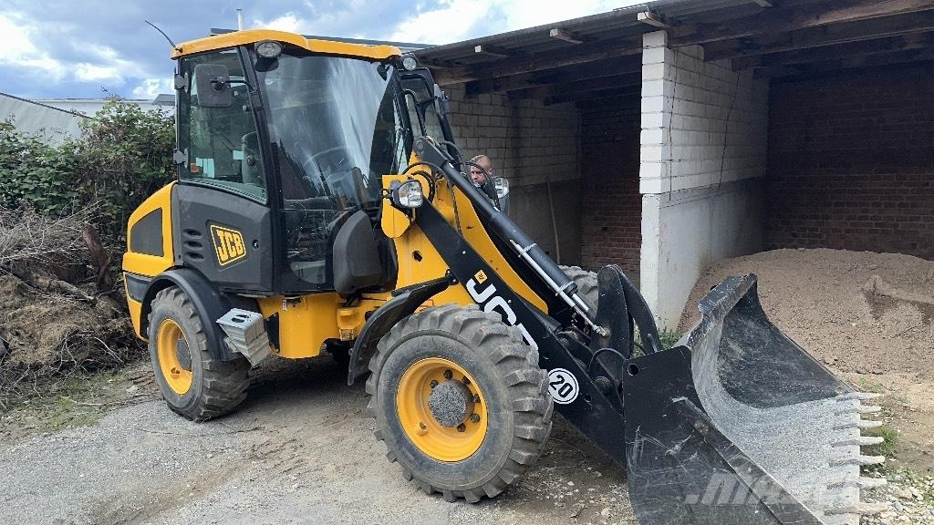 JCB 406 Kolesni nakladalci