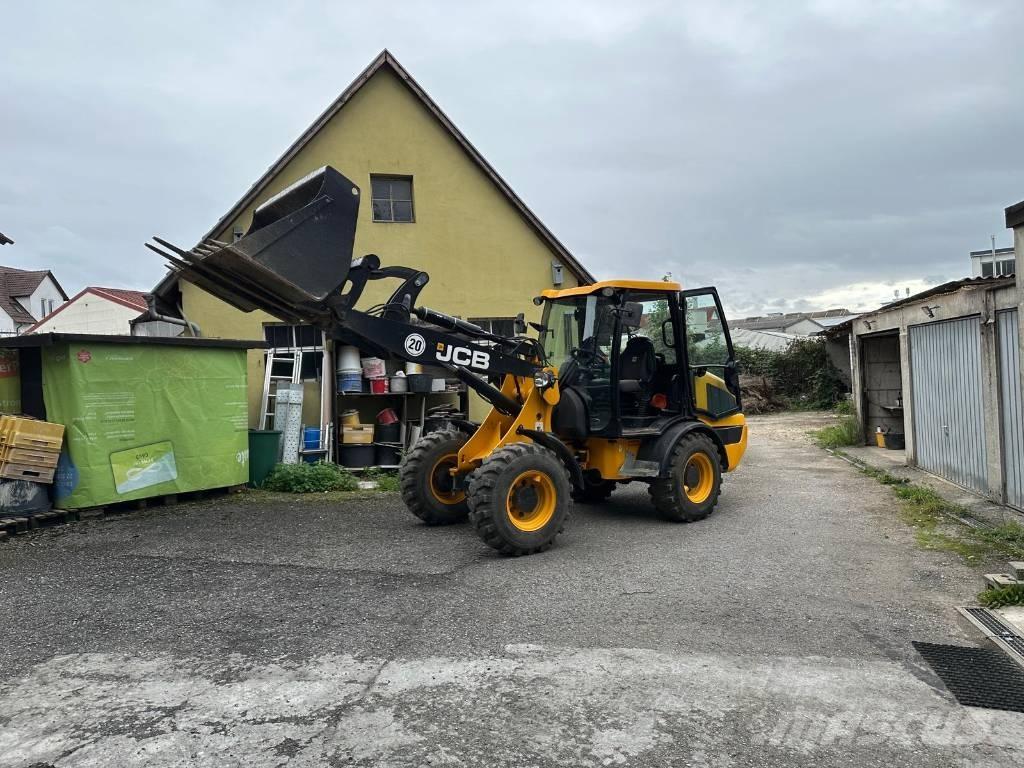 JCB 406 T 4 Kolesni nakladalci