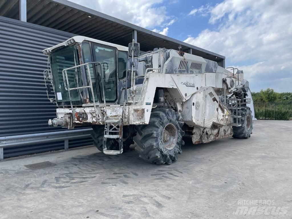 Wirtgen WR 240I Stroji za recikliranje asfalta