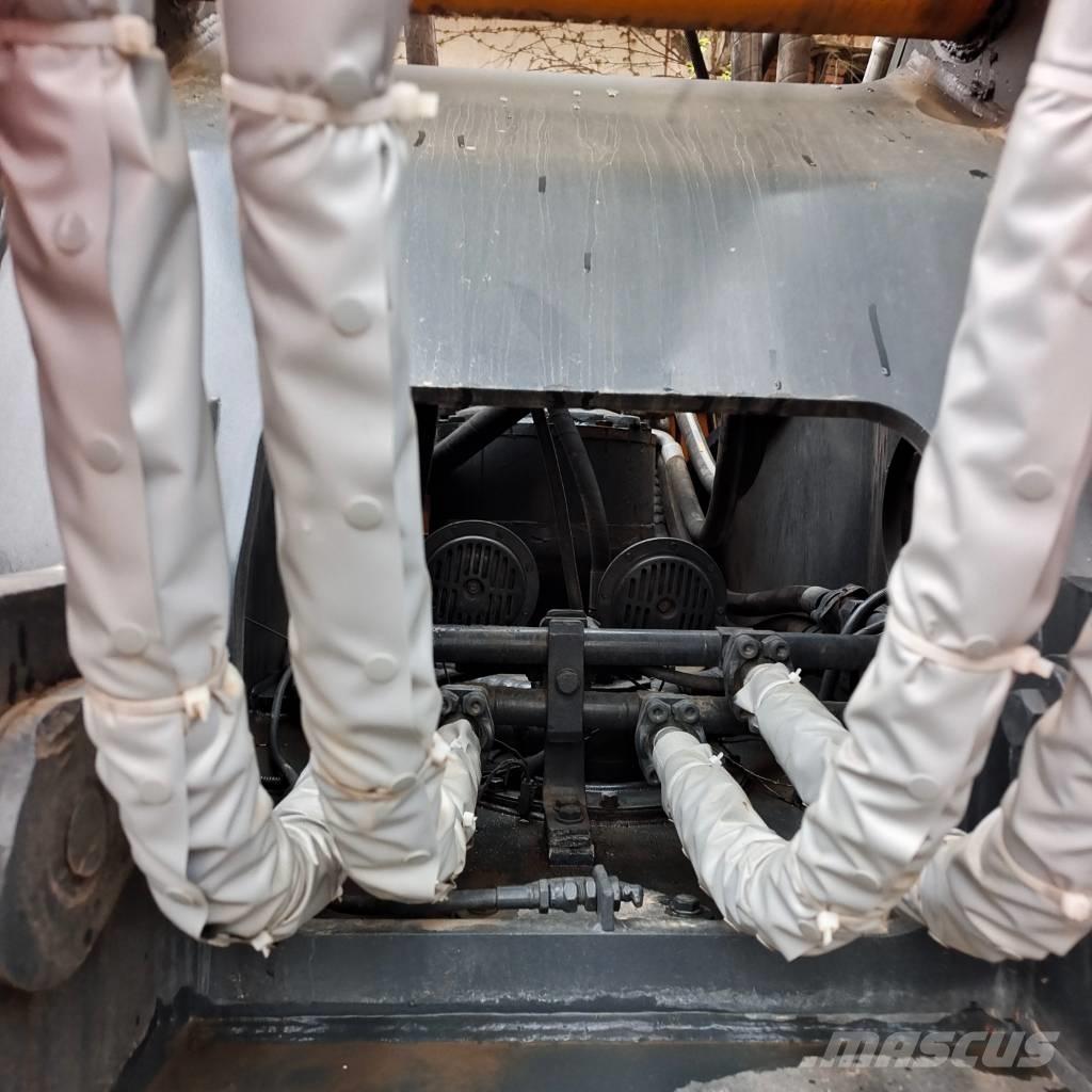 Hyundai 305 LC Bagri goseničarji