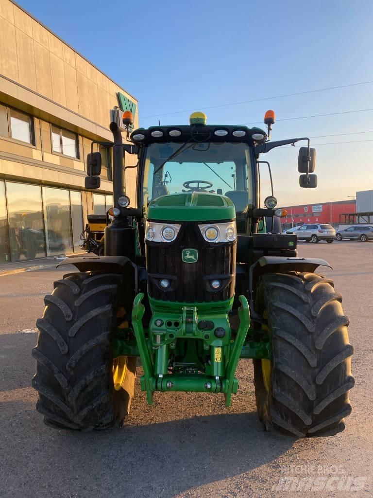 John Deere 6215 R Traktorji